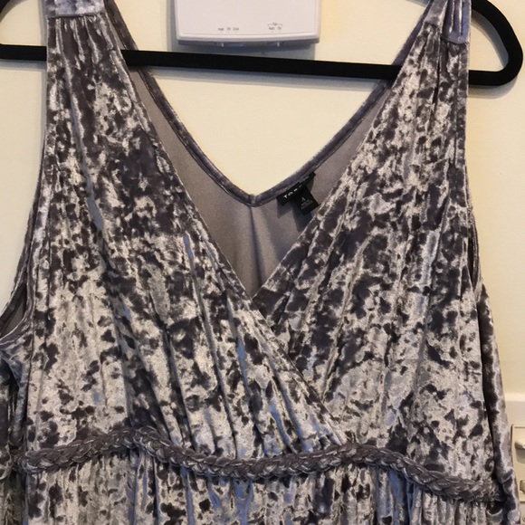 Torrid size 4 top - Picture 2 of 7